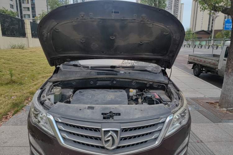Used Baojun 560 2016 1.8L Manual Luxury Edition Engine Bay