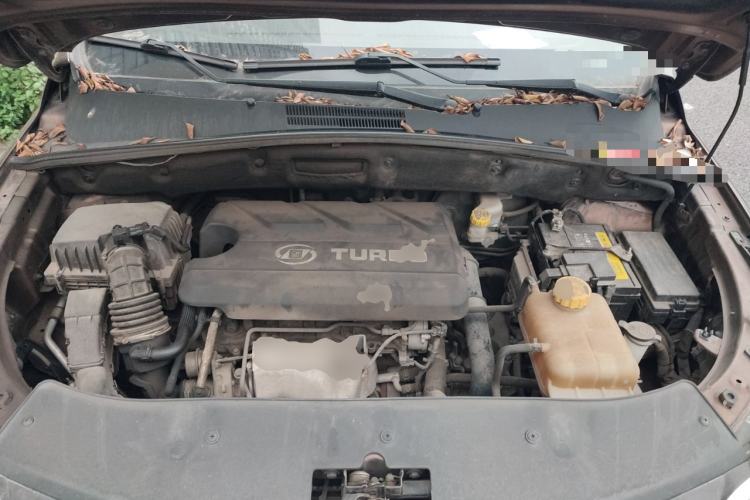 Used Baojun 560 2016 1.5T Manual Luxury Model Engine Bay