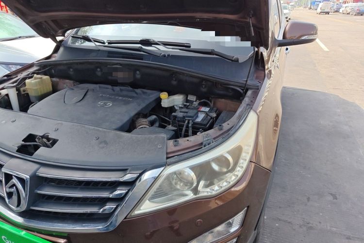 Used Baojun 560 2016 1.8L iAMT Luxury Model Engine Bay Left