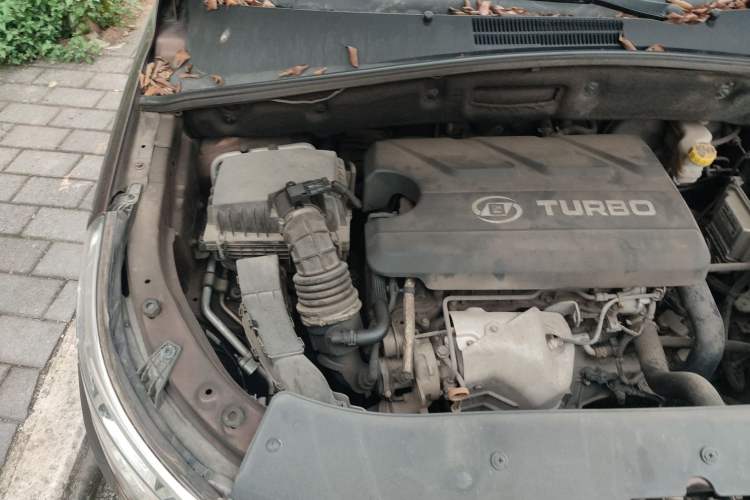 Used Baojun 560 2016 1.5T Manual Luxury Model Engine Bay Right