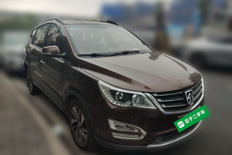 Used Baojun 560 2016 1.5T Manual Luxury Model Front Right 45 Deg