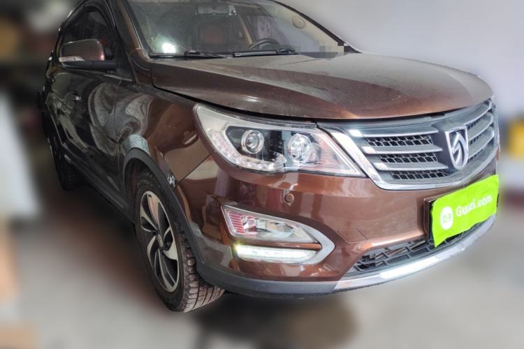 Used Baojun 560 2016 1.5T Manual Luxury Model Front Right 45 Deg