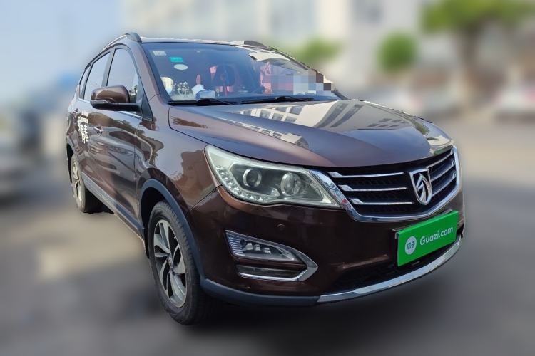 Used Baojun 560 2016 1.8L iAMT Luxury Model Front Right 45 Deg