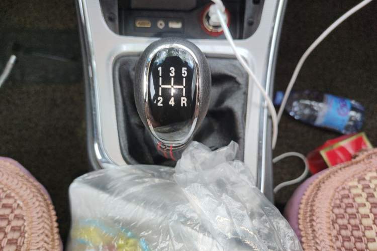 Used Baojun 560 2016 1.8L Manual Elite Edition Gear Lever