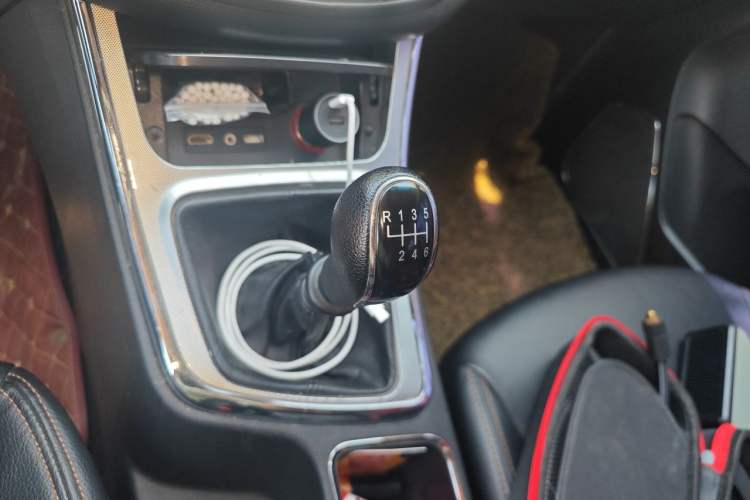 Used Baojun 560 2016 1.5T Manual Elite Edition Gear Lever