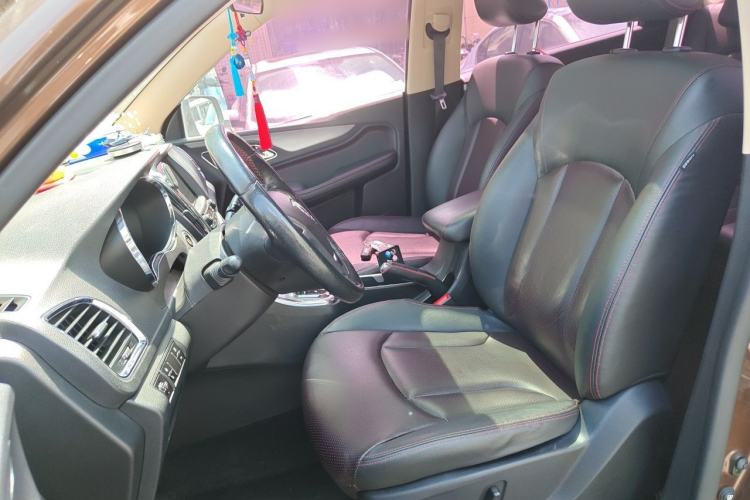 Used Baojun 560 2016 1.8L iAMT Luxury Model Left Front Seat