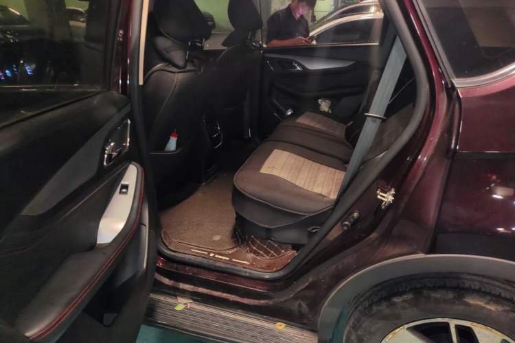 Used Baojun 560 2016 1.8L iAMT Luxury Model Left Rear Seat