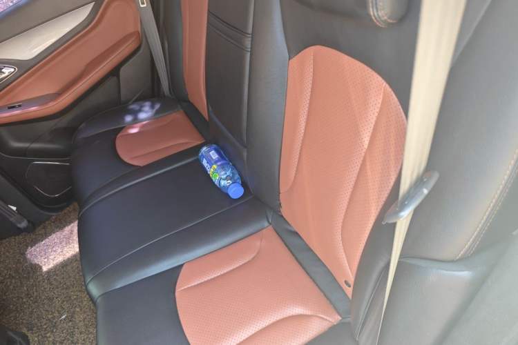 Used Baojun 560 2016 1.5T Manual Elite Edition Left Rear Seat