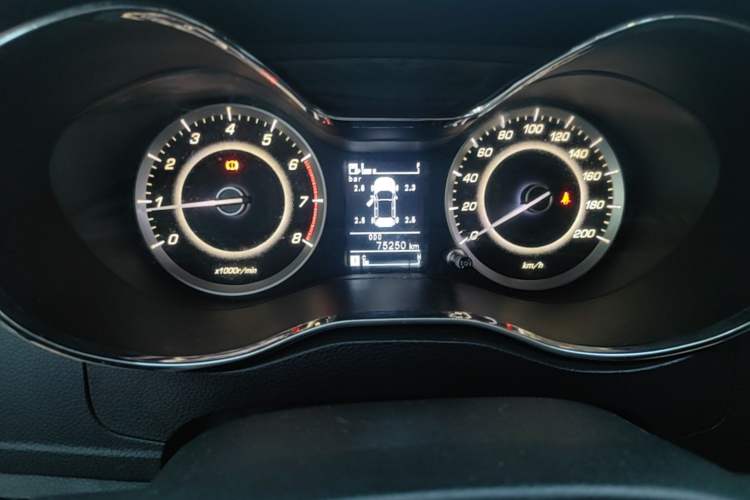 Used Baojun 560 2016 1.8L Manual Luxury Edition Odometer Close Up