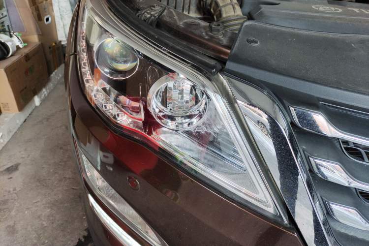 Used Baojun 560 2016 1.5T Manual Luxury Model Right Front Headlight