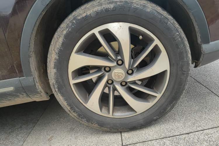 Used Baojun 560 2016 1.8L Manual Luxury Edition Right Front Wheel Hub
