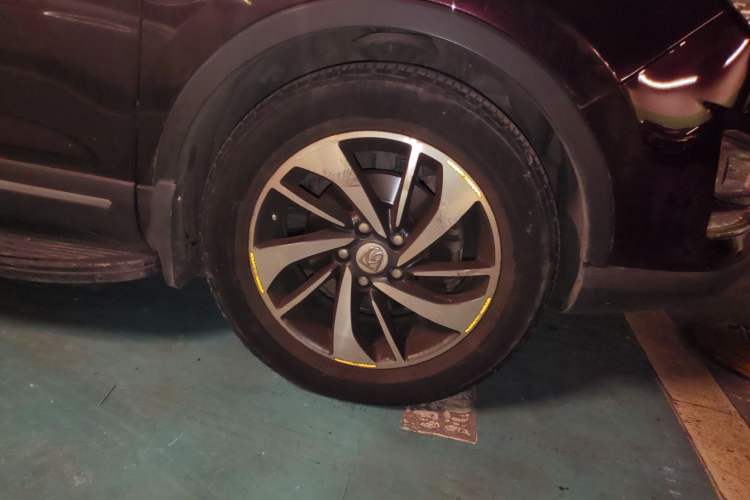 Used Baojun 560 2016 1.8L iAMT Luxury Model Right Front Wheel Hub
