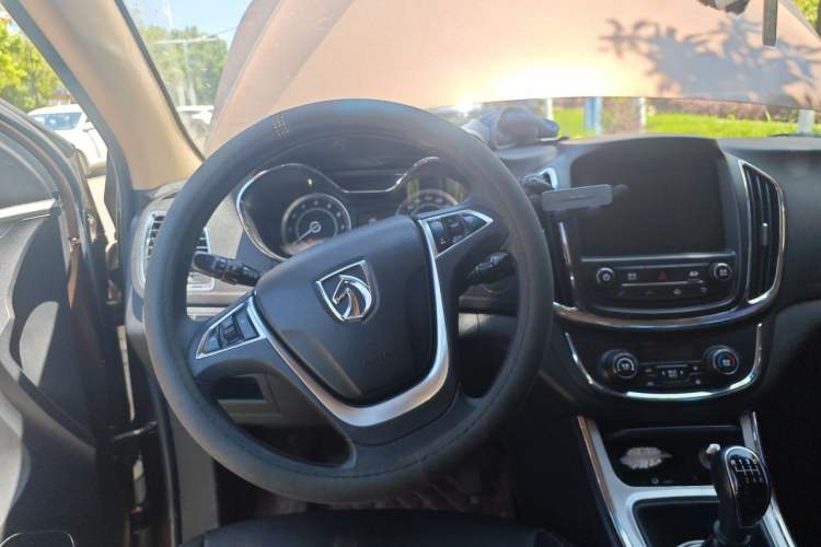 Used Baojun 560 2016 1.5T Manual Elite Edition Steering Wheel