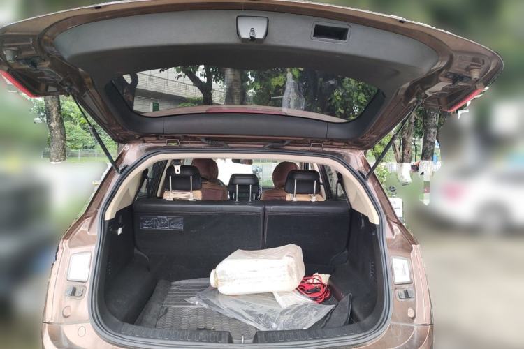 Used Baojun 560 2016 1.8L Manual Elite Edition Trunk