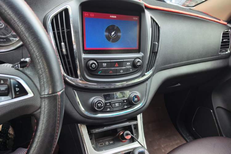 Used Baojun 560 2016 1.8L Manual Luxury Edition Audio And AC Panel