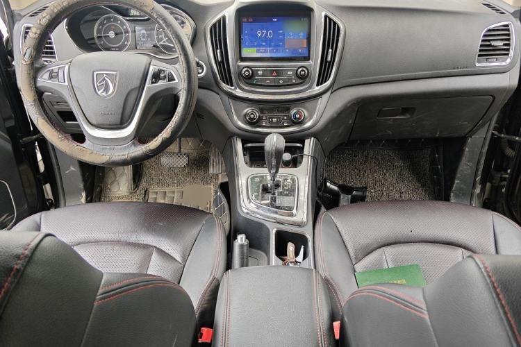 Used Baojun 560 2016 1.8L iAMT Luxury Model Center Console