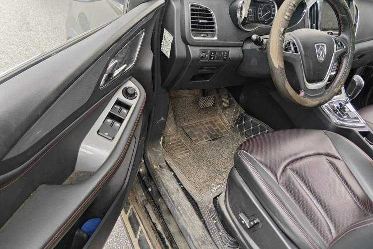 Used Baojun 560 2016 1.8L iAMT Luxury Model Driver Seat