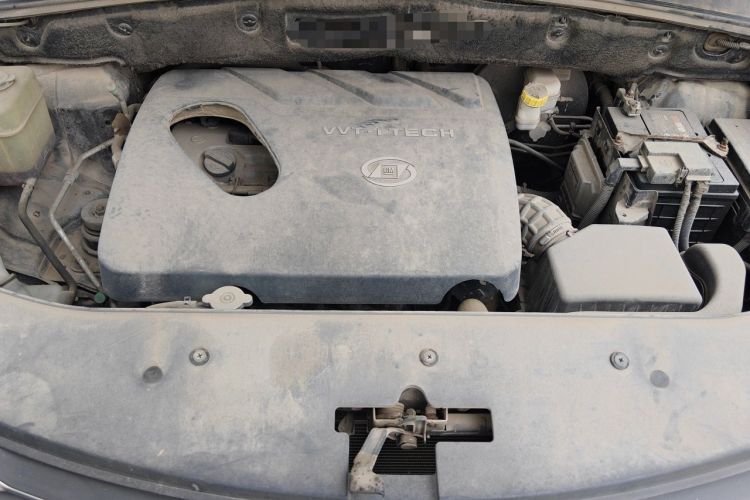 Used Baojun 560 2016 1.8L iAMT Luxury Model Engine Bay