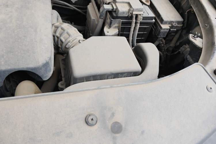 Used Baojun 560 2016 1.8L iAMT Luxury Model Engine Bay Left