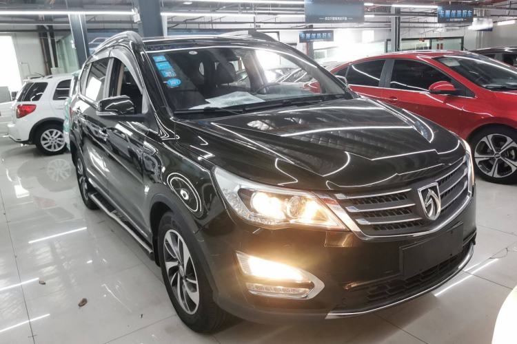 Used Baojun 560 2016 1.8L Manual Luxury Edition Front Right 45 Deg