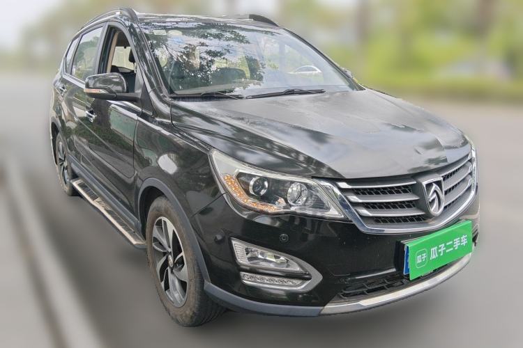 Used Baojun 560 2016 1.8L iAMT Luxury Model Front Right 45 Deg