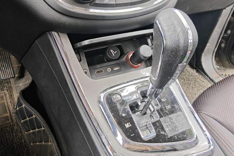 Used Baojun 560 2016 1.8L iAMT Luxury Model Gear Lever