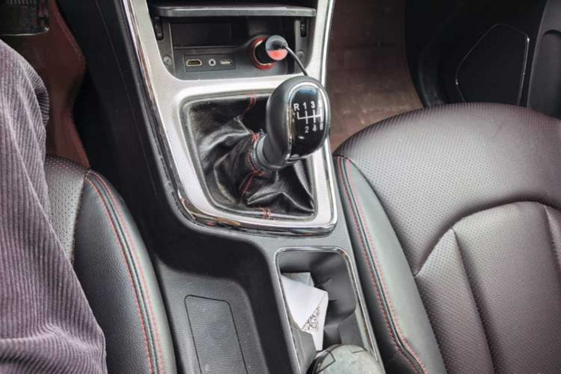 Used Baojun 560 2016 1.8L Manual Luxury Edition Gear Lever