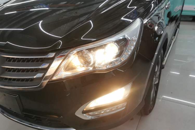 Used Baojun 560 2016 1.8L Manual Luxury Edition Left Front Headlight