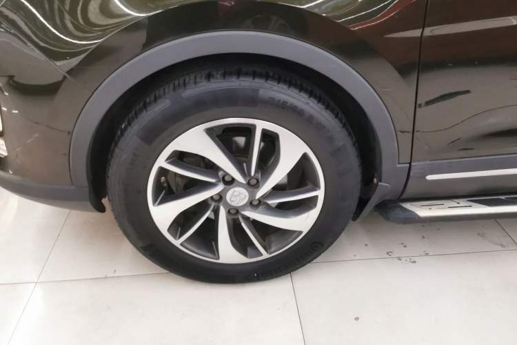Used Baojun 560 2016 1.8L Manual Luxury Edition Left Front Wheel Hub