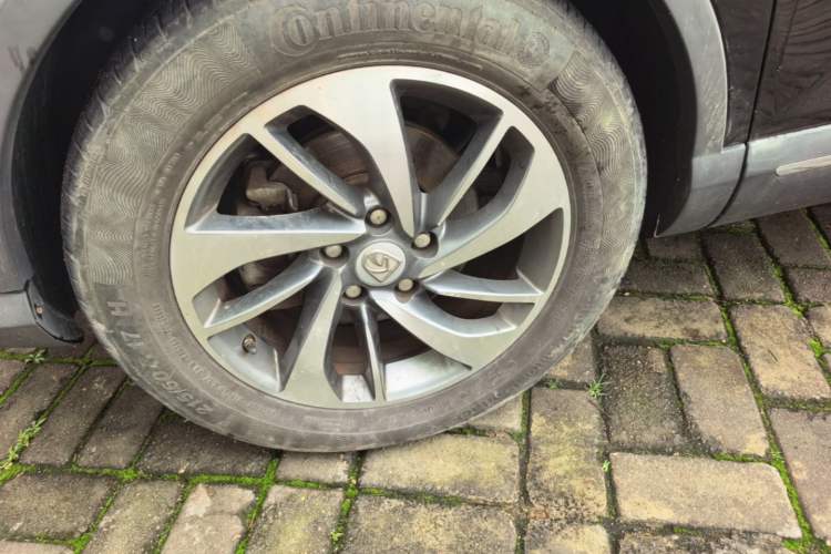 Used Baojun 560 2016 1.8L Manual Luxury Edition Left Front Wheel Hub