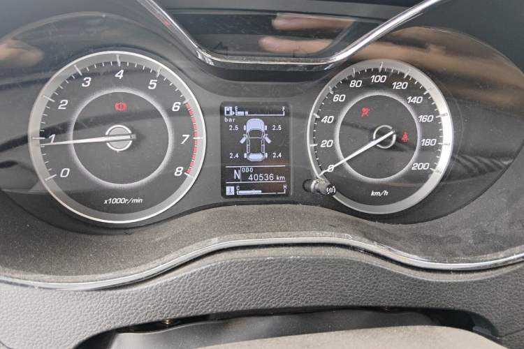 Used Baojun 560 2016 1.8L iAMT Luxury Model Odometer Close Up