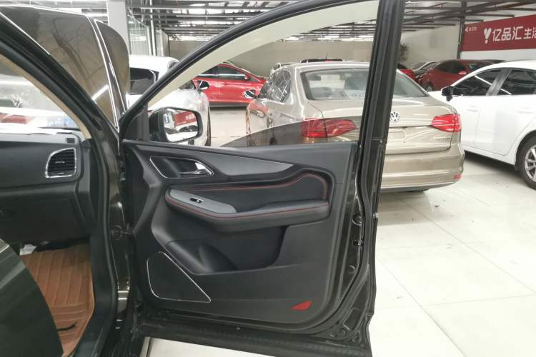 Used Baojun 560 2016 1.8L Manual Luxury Edition Right Front Door Interior