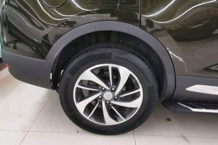 Used Baojun 560 2016 1.8L Manual Luxury Edition Right Rear Wheel Hub