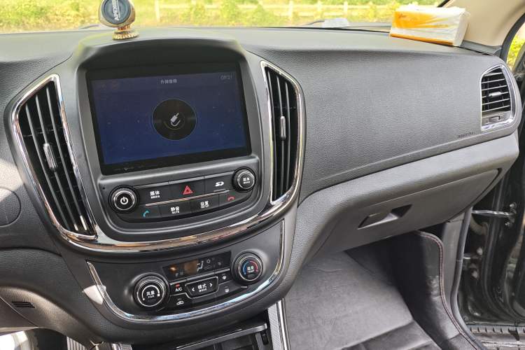 Used Baojun 560 2016 1.8L iAMT Elite Edition Audio And AC Panel