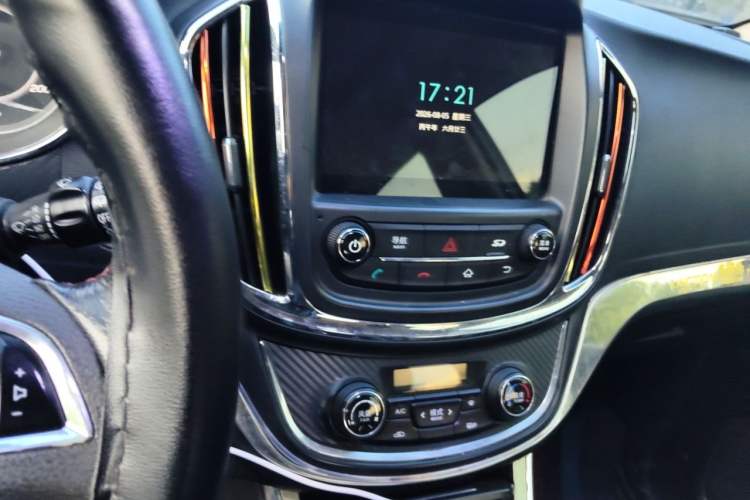 Used Baojun 560 2016 1.8L iAMT Elite Edition Audio And AC Panel