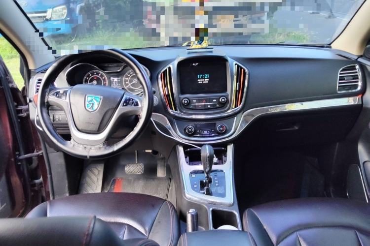 Used Baojun 560 2016 1.8L iAMT Elite Edition Center Console