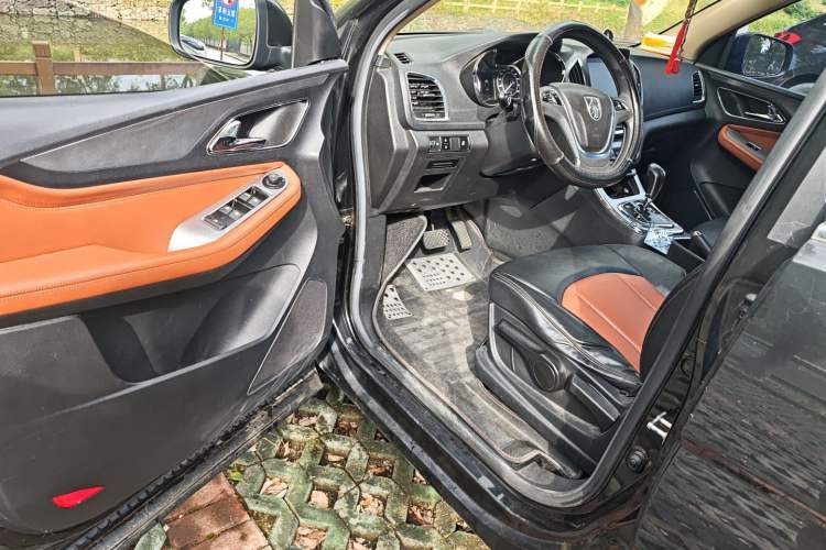 Used Baojun 560 2016 1.8L iAMT Elite Edition Driver Seat