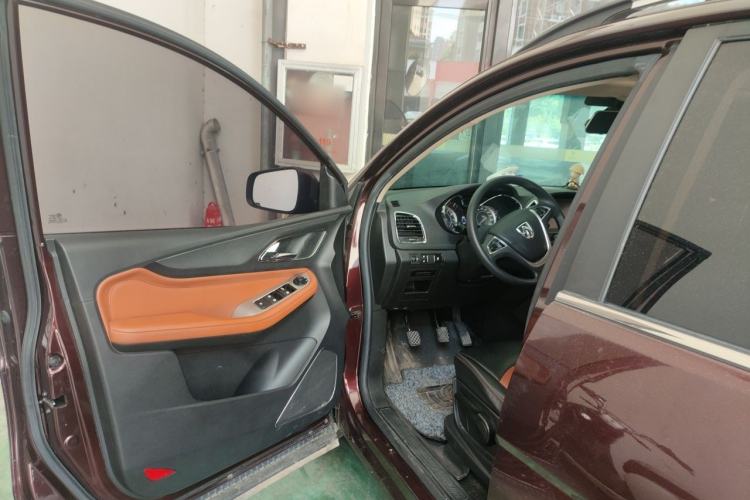 Used Baojun 560 2016 1.5T Manual Elite Edition Driver Seat