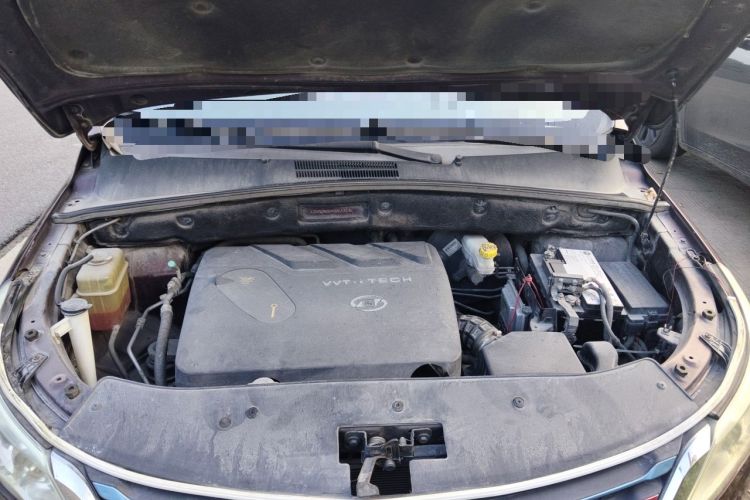 Used Baojun 560 2016 1.8L iAMT Elite Edition Engine Bay
