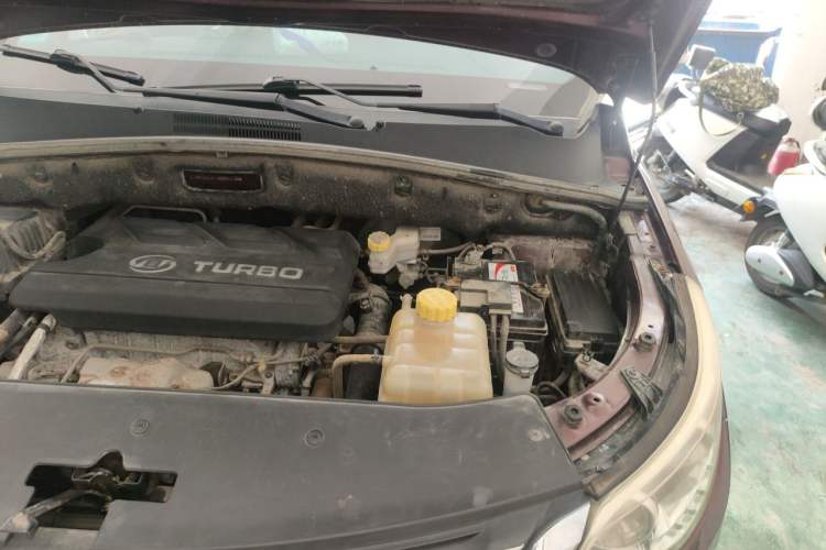 Used Baojun 560 2016 1.5T Manual Elite Edition Engine Bay Left