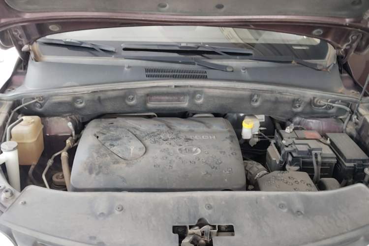 Used Baojun 560 2016 1.8L iAMT Elite Edition Engine Bay
