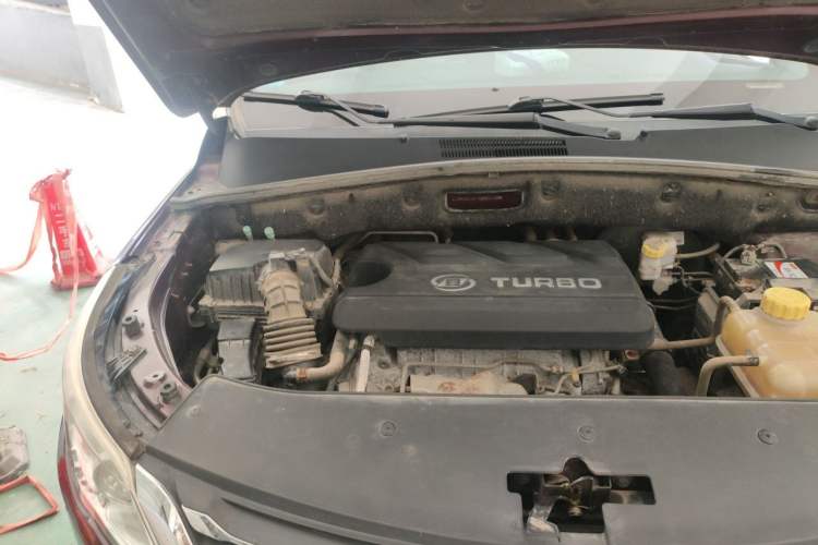 Used Baojun 560 2016 1.5T Manual Elite Edition Engine Bay Right