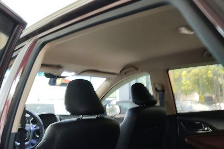 Used Baojun 560 2016 1.8L iAMT Elite Edition Headliner