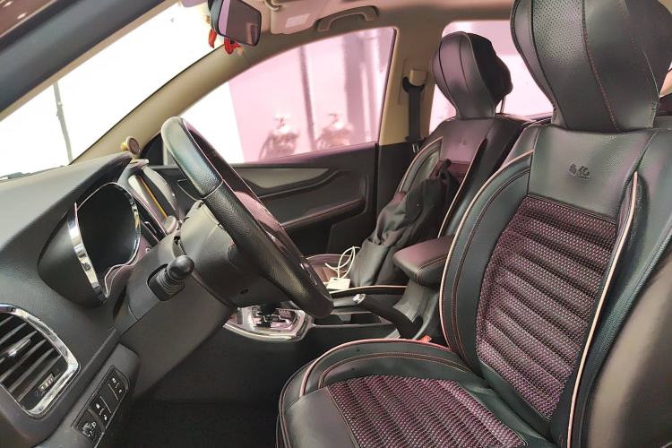 Used Baojun 560 2016 1.8L iAMT Luxury Model Left Front Seat