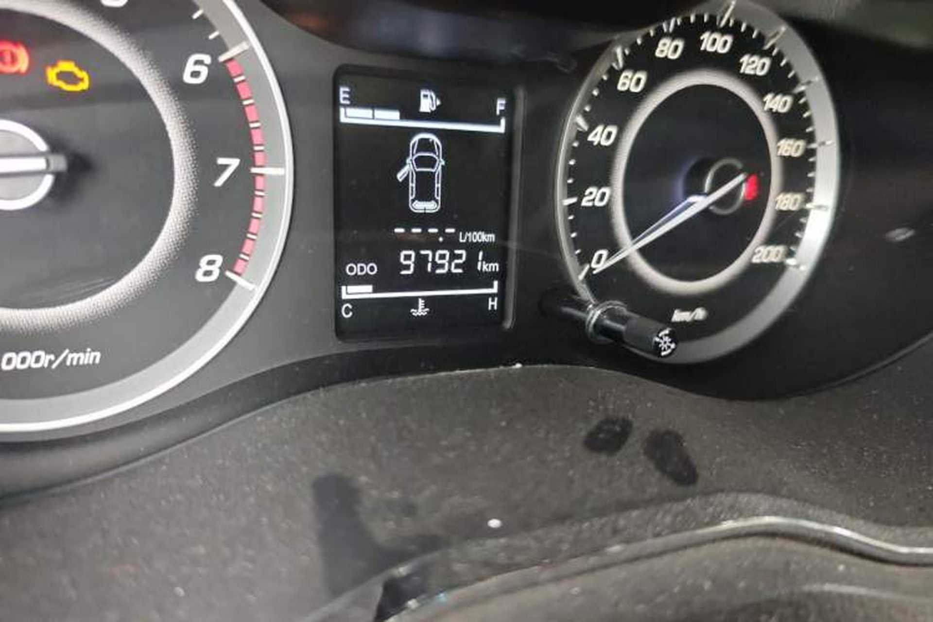 Used Baojun 560 2016 1.8L Manual Comfort Edition Odometer Close Up