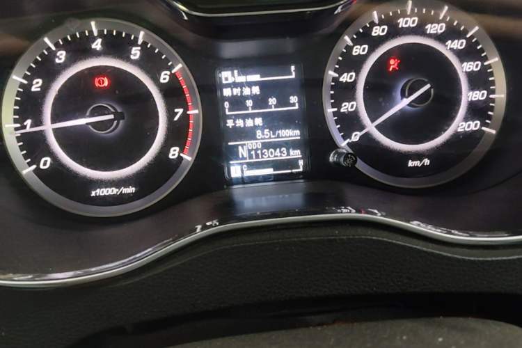 Used Baojun 560 2016 1.8L iAMT Elite Edition Odometer Close Up