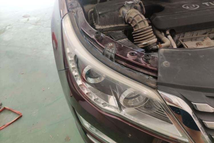 Used Baojun 560 2016 1.5T Manual Elite Edition Right Front Headlight