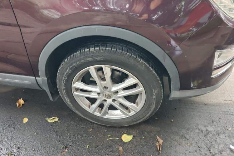 Used Baojun 560 2016 1.8L Manual Comfort Edition Right Front Wheel Hub