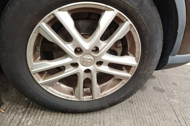 Used Baojun 560 2016 1.5T Manual Elite Edition Right Front Wheel Hub