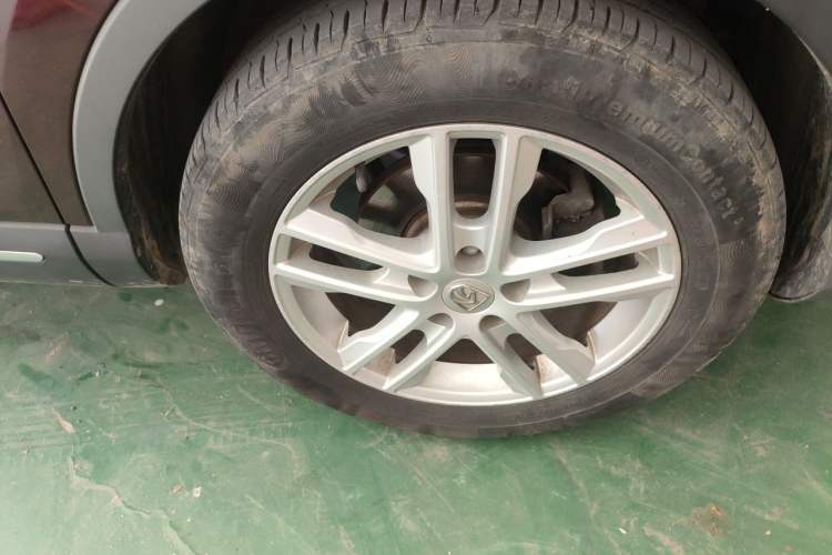 Used Baojun 560 2016 1.5T Manual Elite Edition Right Front Wheel Hub